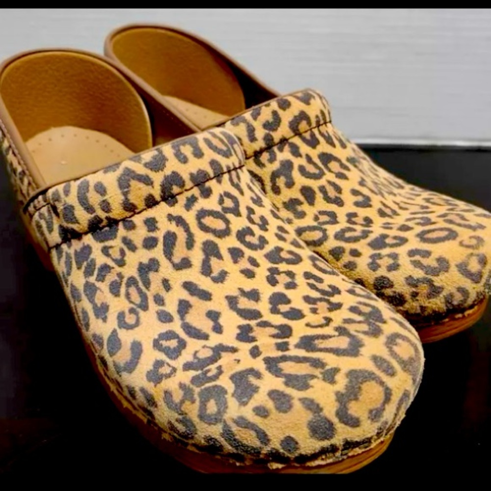 Dansko Professional leather clogs !Leopard Suede-size 42